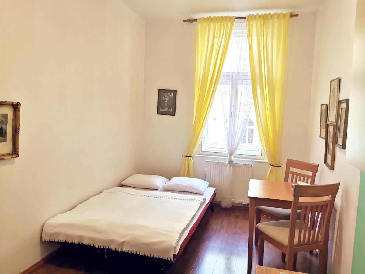 براغ Apartment Amandment المظهر الخارجي الصورة