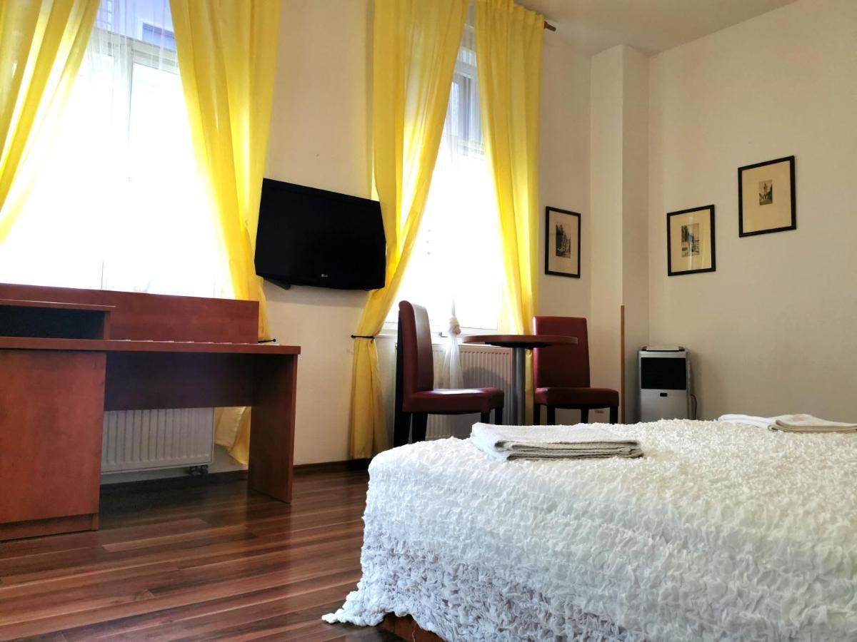 براغ Apartment Amandment المظهر الخارجي الصورة