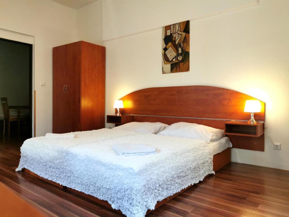 براغ Apartment Amandment المظهر الخارجي الصورة